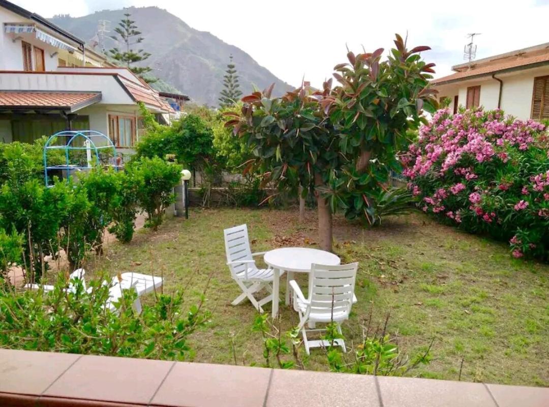ピラーイノ Casa Con Giardino E Terrazzo Vicino Al Mareヴィラ エクステリア 写真